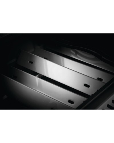 BARBACOA NAPOLEON ROGUE 425 CON QUEMADOR LATERAL, TRASERO INFRARROJO Y ASADOR NEGRA