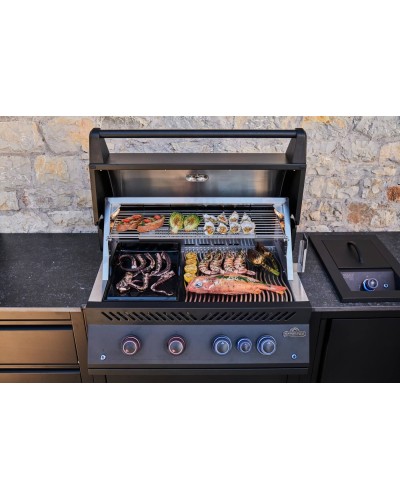 Cocina al aire libre OASIS™ 105, parrilla integrada de 32" (81,3 cm) de la serie 700